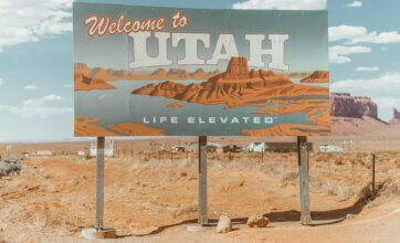 A Welcome Sign to the State of Utah, Where the Best Utah SEO Company, Searchbloom, is located